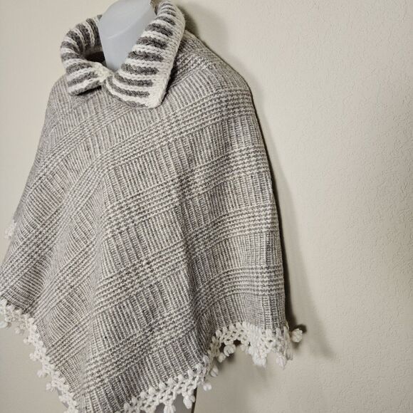Wool Poncho Cape Fringe Handmade in Mexico Vintage Crochet Hippie Boho Lagenlook - Picture 4 of 14